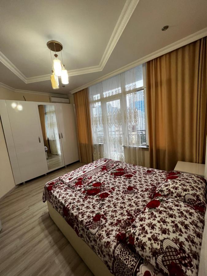 Sea Apartments Batumi Bagian luar foto