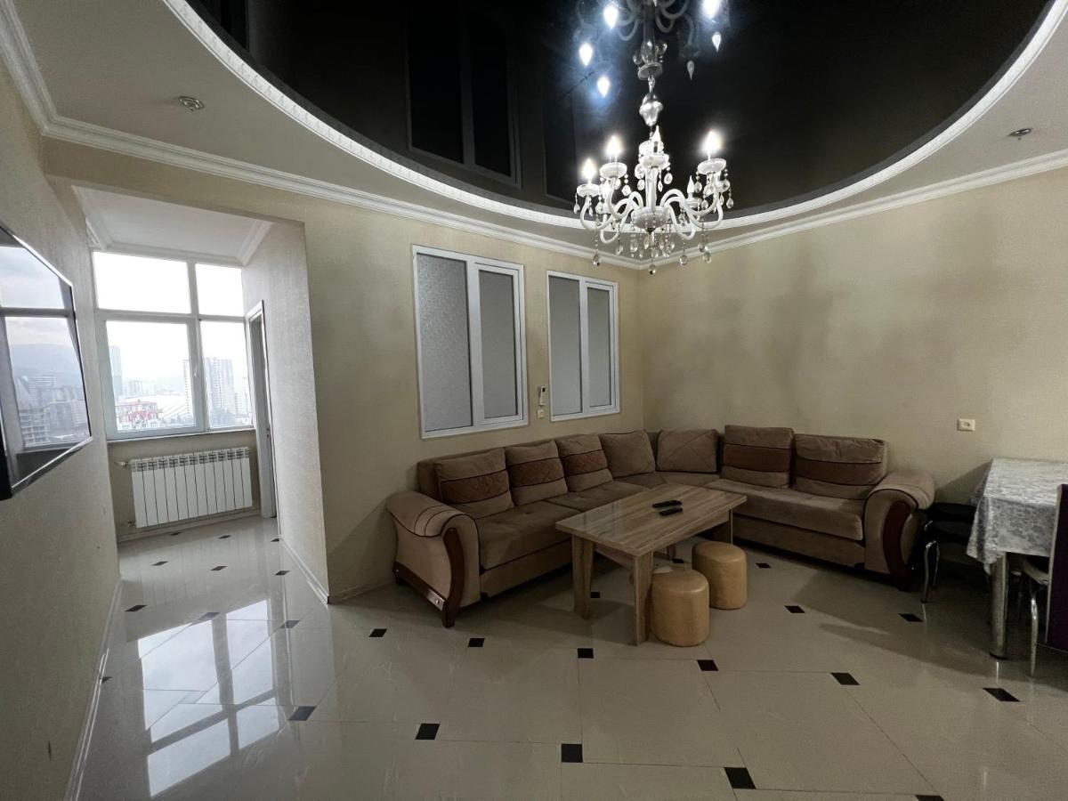 Sea Apartments Batumi Bagian luar foto