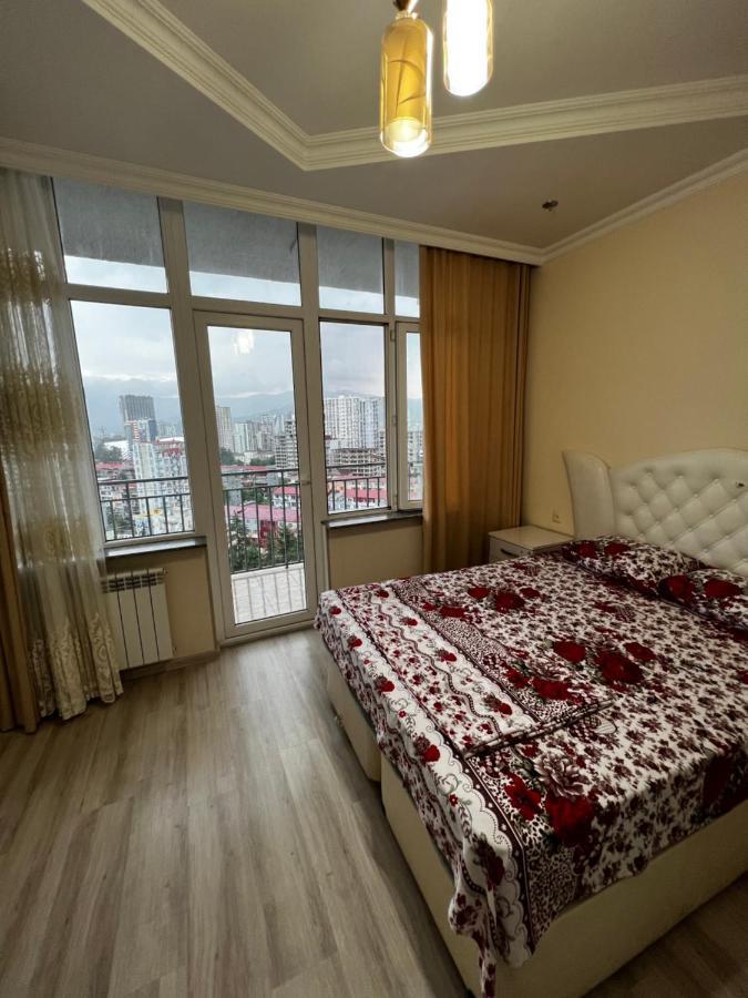 Sea Apartments Batumi Bagian luar foto