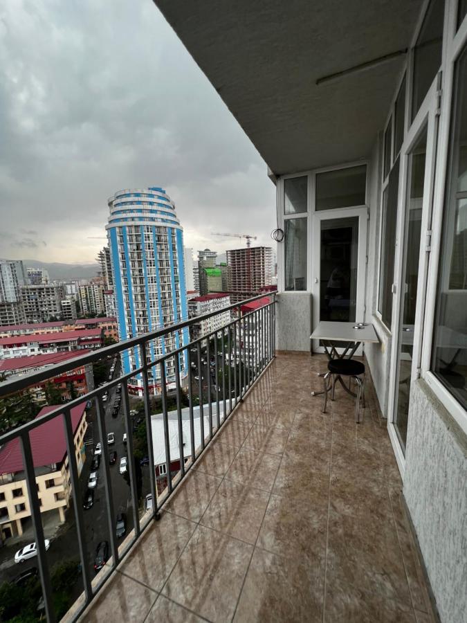 Sea Apartments Batumi Bagian luar foto
